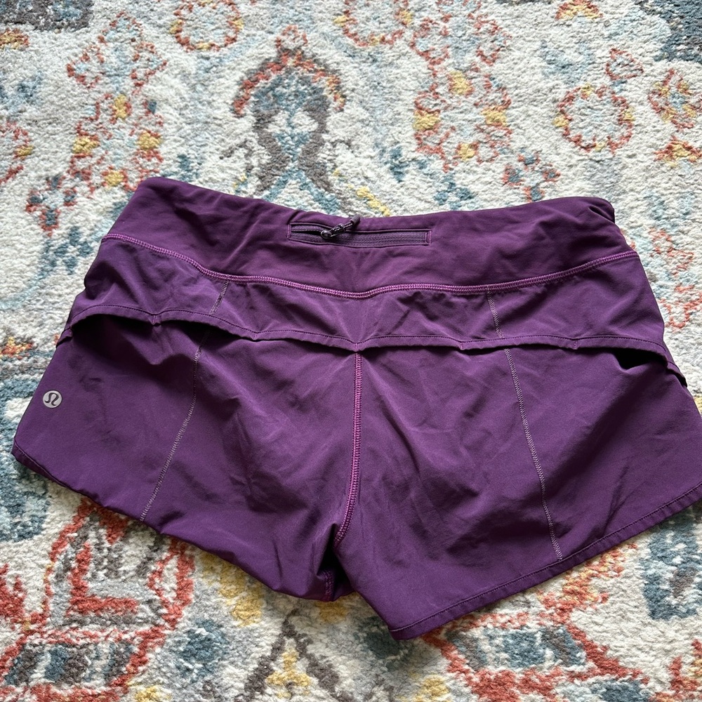 Lululemon Speed-Up Low-Rise Shorts 2.5”